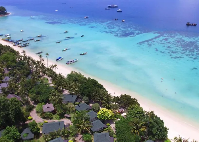Phi Phi Holiday Resort, Leam Tong Beach
